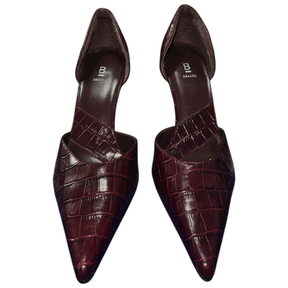 Baker's Crump Crocodile Leather Pointed Toe Heels - Picture 2 of 4